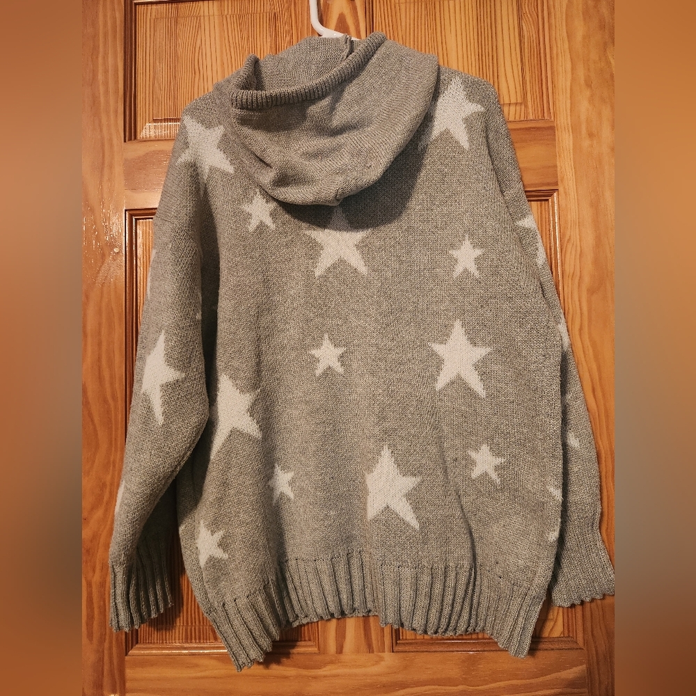 Star Pattern Knit Sweater - Picture 2 of 5